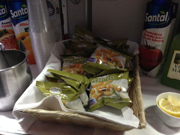 Galley snack basket 