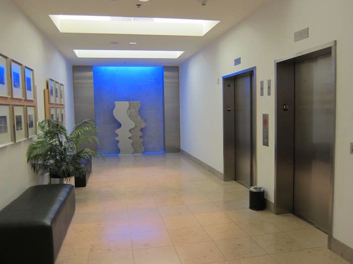 Emirates-Lounge-Dallas-Airport-08