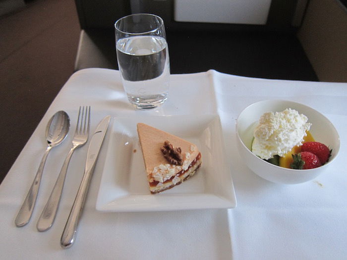 Lufthansa-First-Class-747 - 75